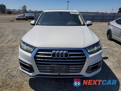 Piąte zdjęcie samochodu w środku: 2017 AUDI Q7 PREMIUM PLUS VIN:WA1LAAF74HD021260 - miniatura