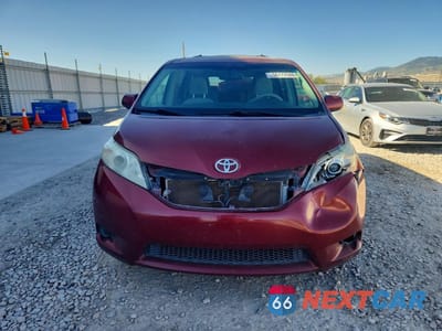 Piąte zdjęcie samochodu w środku: 2011 TOYOTA SIENNA LE VIN:5TDKK3DC1BS088470 - miniatura
