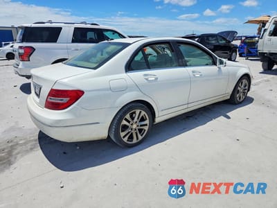 Trzecie zdjęcie samochodu z tyłu: 2013 MERCEDES-BENZ C 250 VIN:WDDGF4HB4DA783145 - miniatura