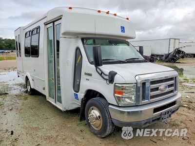Czwarte zdjęcie samochodu z boku: 2014 FORD ECONOLINE E450 SUPER DUTY CUTAWAY VAN VIN:1FDEE4FL9EDA66011 - miniatura