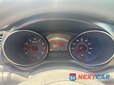 Zdjęcie 8 z 10 samochodu: 2018 KIA SEDONA LX VIN:KNDMB5C17J6356389 - miniatura