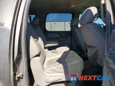 Zdjęcie 11 z 13 samochodu: 2012 CHEVROLET SUBURBAN K1500 LT VIN:1GNSKJE76CR264250 - miniatura