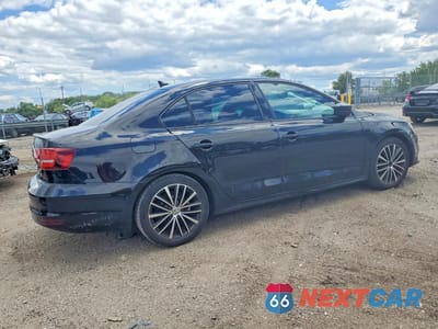 Trzecie zdjęcie samochodu z tyłu: 2016 VOLKSWAGEN JETTA SPORT VIN:3VWD17AJ4GM300367 - miniatura