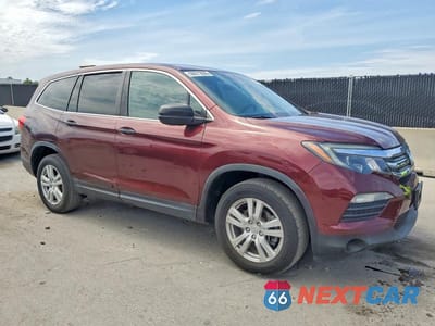 Czwarte zdjęcie samochodu z boku: 2018 HONDA PILOT LX VIN:5FNYF6H11JB068635 - miniatura