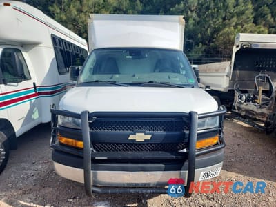 Piąte zdjęcie samochodu w środku: 2019 CHEVROLET EXPRESS DELIVERY TRUCK VIN:1GB0GRFP4K1183103 - miniatura