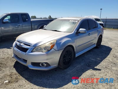 2014 SUBARU LEGACY 2.5I LIMITED 4S3BMBL65E3015608 - główne zdjęcie licytacji z USA - miniatura