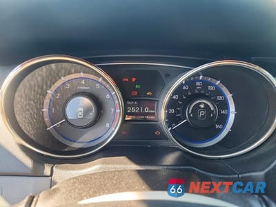 Zdjęcie 9 z 12 samochodu: 2012 HYUNDAI SONATA LIMITED VIN:5NPEC4AC8CH345233 - miniatura