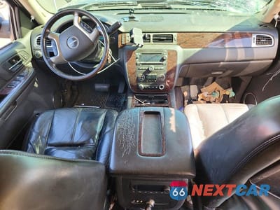 Zdjęcie 8 z 12 samochodu: 2007 GMC NEW SIERRA DENALI VIN:2GTEK638471689074 - miniatura