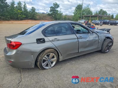 Trzecie zdjęcie samochodu z tyłu: 2016 BMW 328 XI SULEV VIN:WBA8E3G56GNU00842 - miniatura