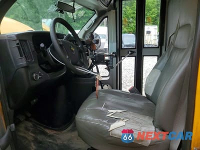 Piąte zdjęcie samochodu w środku: 2011 CHEVROLET EXPRESS G3 - SCHOOL BUS VIN:1GB3G3BG3B1145958 - miniatura