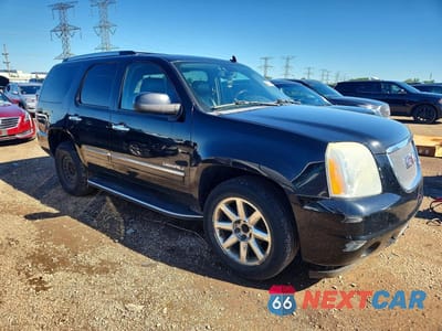 Czwarte zdjęcie samochodu z boku: 2011 GMC YUKON DENALI VIN:1GKS2EEF6BR108817 - miniatura