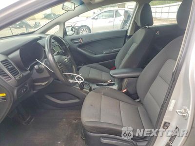Zdjęcie 7 z 12 samochodu: 2016 KIA FORTE LX VIN:KNAFX4A67G5551570 - miniatura