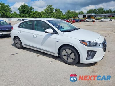 Czwarte zdjęcie samochodu z boku: 2020 HYUNDAI IONIQ SE VIN:KMHC75LCXLU201988 - miniatura