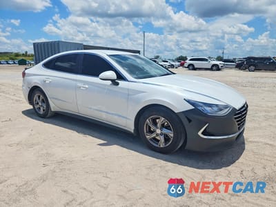 Czwarte zdjęcie samochodu z boku: 2020 HYUNDAI SONATA SE VIN:5NPEG4JA2LH056741 - miniatura