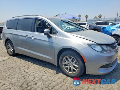 Czwarte zdjęcie samochodu z boku: 2020 CHRYSLER VOYAGER LXI VIN:2C4RC1DG2LR257330 - miniatura