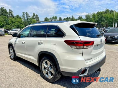 Trzecie zdjęcie samochodu z tyłu: 2018 TOYOTA HIGHLANDER LIMITED VIN:5TDDZRFH2JS908604 - miniatura