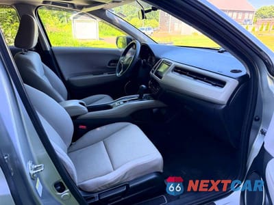 Piąte zdjęcie samochodu w środku: 2016 HONDA HR-V EX VIN:3CZRU6H55GM716831 - miniatura