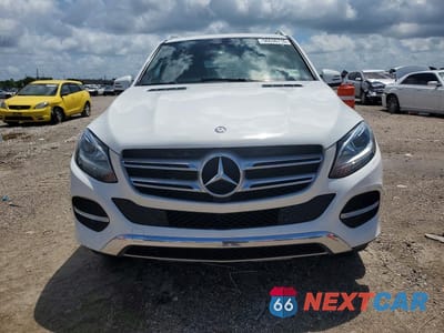 Piąte zdjęcie samochodu w środku: 2016 MERCEDES-BENZ GLE 350 4MATIC VIN:4JGDA5HB3GA791187 - miniatura
