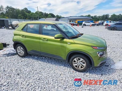 Czwarte zdjęcie samochodu z boku: 2022 HYUNDAI VENUE SE VIN:KMHRB8A30NU160058 - miniatura