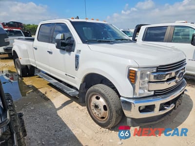 Czwarte zdjęcie samochodu z boku: 2019 FORD F350 SUPER DUTY VIN:1FT8W3DT8KEF01098 - miniatura