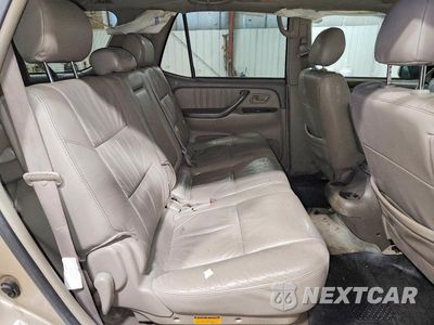 Zdjęcie 11 z 13 samochodu: 2005 TOYOTA SEQUOIA LIMITED VIN:5TDBT48A85S254483 - miniatura