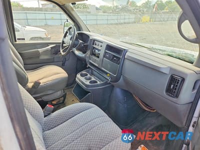 Zdjęcie 8 z 13 samochodu: 2007 CHEVROLET EXPRESS G3500 VIN:1GBHG31U971164356 - miniatura