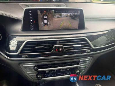 Zdjęcie 6 z 12 samochodu: 2018 BMW 750 XI VIN:WBA7F2C55JB238705 - miniatura