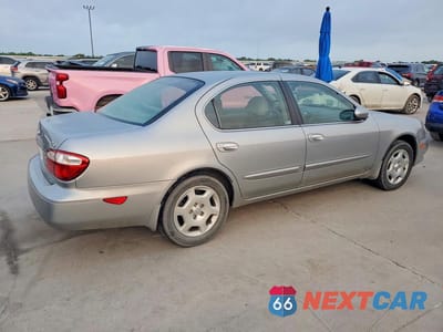 Trzecie zdjęcie samochodu z tyłu: 2001 INFINITI I30 BASE VIN:JNKCA31A71T021123 - miniatura
