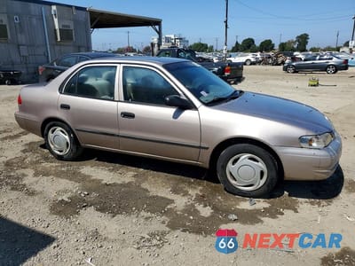 Czwarte zdjęcie samochodu z boku: 1998 TOYOTA COROLLA VE VIN:1NXBR12EXWZ117823 - miniatura