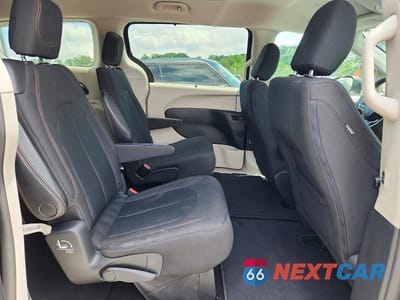 Zdjęcie 11 z 13 samochodu: 2020 CHRYSLER PACIFICA TOURING VIN:2C4RC1FGXLR102487 - miniatura