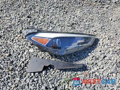 Zdjęcie 13 z 14 samochodu: 2018 HYUNDAI TUCSON VALUE VIN:KM8J3CA2XJU778289 - miniatura