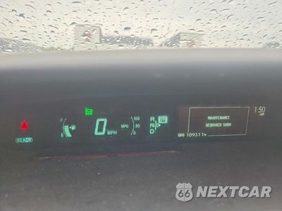Zdjęcie 9 z 12 samochodu: 2013 TOYOTA PRIUS TWO VIN:JTDKN3DU3D5657974 - miniatura