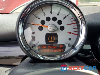 Zdjęcie 9 z 13 samochodu: 2009 MINI COOPER S VIN:WMWMF73589TW85129 - miniatura
