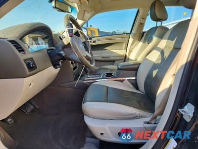 Zdjęcie 7 z 12 samochodu: 2008 CHRYSLER 300 TOURING VIN:2C3LA53G48H262826 - miniatura