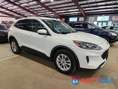 Czwarte zdjęcie samochodu z boku: 2020 FORD ESCAPE SE VIN:1FMCU9G63LUB46496 - miniatura
