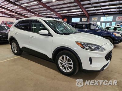 Czwarte zdjęcie samochodu z boku: 2020 FORD ESCAPE SE VIN:1FMCU9G63LUB46496 - miniatura