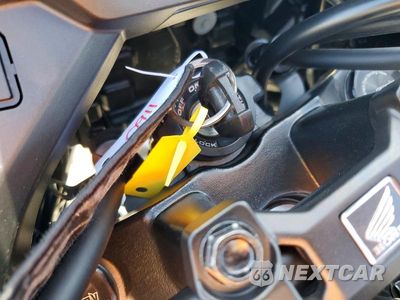 Zdjęcie 8 z 9 samochodu: 2025 HONDA NC750 XD VIN:JH2RH2310SK000269 - miniatura