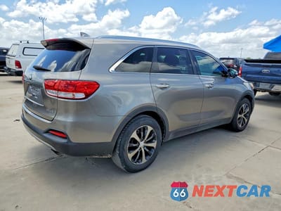 Trzecie zdjęcie samochodu z tyłu: 2017 KIA SORENTO EX VIN:5XYPH4A50HG306145 - miniatura
