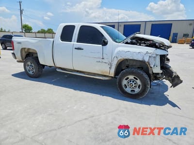 Czwarte zdjęcie samochodu z boku: 2013 CHEVROLET SILVERADO K2500 HEAVY DUTY VIN:1GC2KVCG3DZ132129 - miniatura