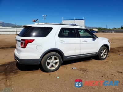 Trzecie zdjęcie samochodu z tyłu: 2016 FORD EXPLORER XLT VIN:1FM5K8DH7GGC73304 - miniatura