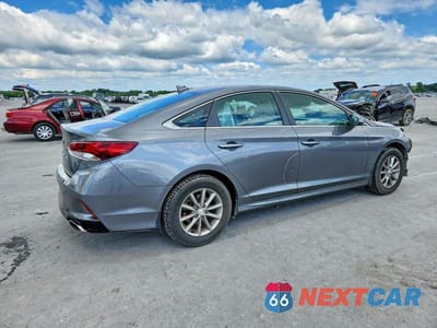 Trzecie zdjęcie samochodu z tyłu: 2018 HYUNDAI SONATA SE VIN:5NPE24AF9JH652825 - miniatura