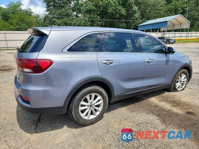 Trzecie zdjęcie samochodu z tyłu: 2020 KIA SORENTO L VIN:5XYPG4A36LG669107 - miniatura