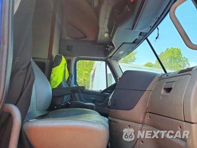 Piąte zdjęcie samochodu w środku: 2016 FREIGHTLINER CASCADIA 125