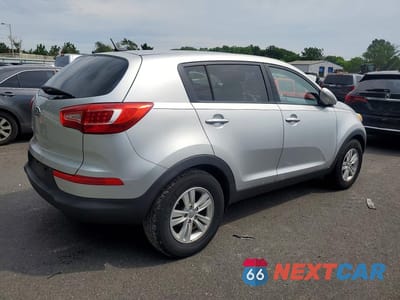 Trzecie zdjęcie samochodu z tyłu: 2011 KIA SPORTAGE LX VIN:KNDPB3A22B7082141 - miniatura