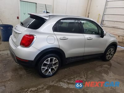 Trzecie zdjęcie samochodu z tyłu: 2018 FIAT 500X TREKKING VIN:ZFBCFXCB3JP680392 - miniatura
