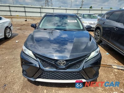 Piąte zdjęcie samochodu w środku: 2018 TOYOTA CAMRY XSE VIN:4T1B61HK8JU562947 - miniatura
