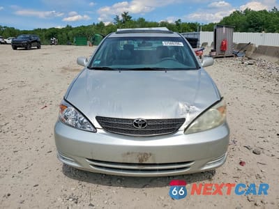 Piąte zdjęcie samochodu w środku: 2003 TOYOTA CAMRY LE VIN:4T1BE32K03U665922 - miniatura