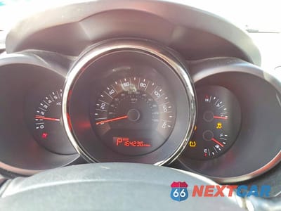 Zdjęcie 9 z 12 samochodu: 2011 KIA SOUL + VIN:KNDJT2A27B7259330 - miniatura