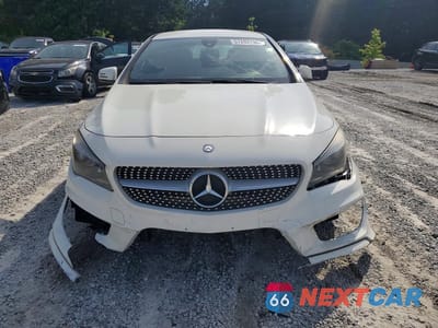 Piąte zdjęcie samochodu w środku: 2015 MERCEDES-BENZ CLA 250 VIN:WDDSJ4EB2FN182695 - miniatura