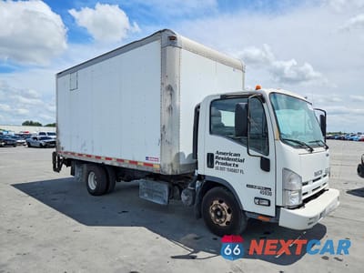 Czwarte zdjęcie samochodu z boku: 2014 ISUZU NPR HD BOX TRUCK VIN:JALC4W168E7004494 - miniatura